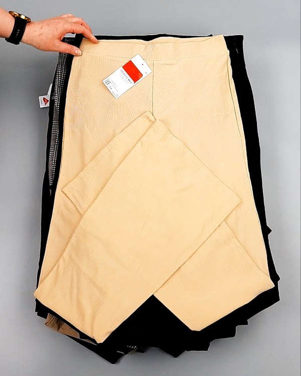 Фотография  368 - Брюки женские лето C&A 025#10 кг оптом в Анадыри и Чукотском АО