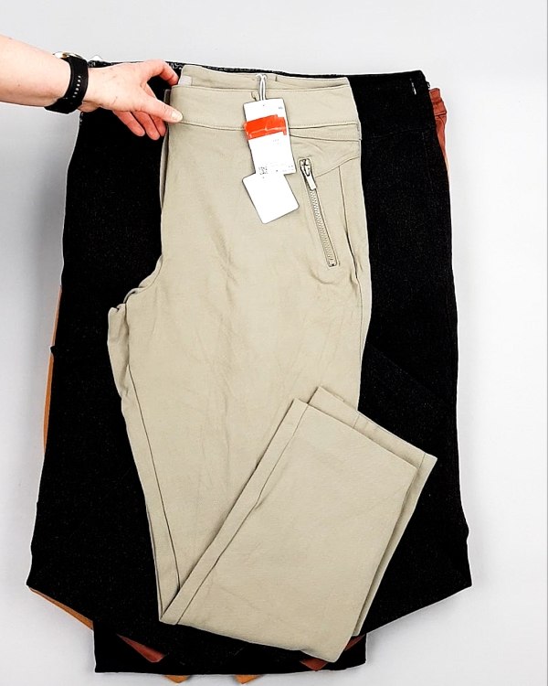 Фотография  236 - Брюки женские лето C&A 025#10 кг, ЛОТ №7893 оптом в Анадыри и Чукотском АО