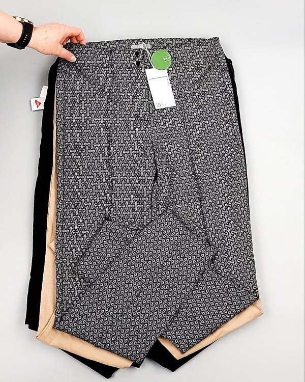 Фотография  921 - Брюки женские лето C&A 025#10 кг, ЛОТ №7892 оптом в Анадыри и Чукотском АО