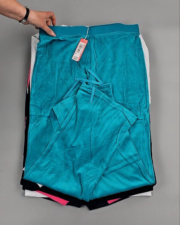 Фотография  343 - Спортивные костюмы  AD83#4 шт, ЛОТ №8637 оптом в Анадыри и Чукотском АО