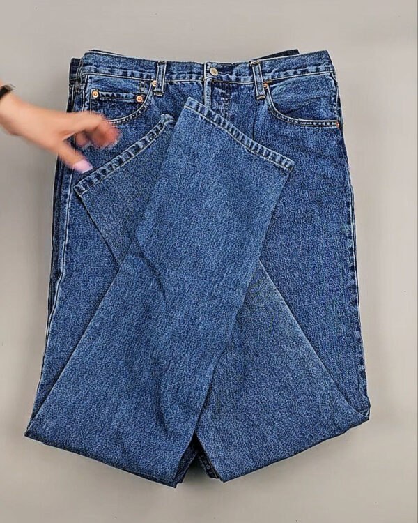 Фотография  436 - Джинсы LEVIS муж #6,2 кг, ЛОТ №8758 оптом в Анадыри и Чукотском АО