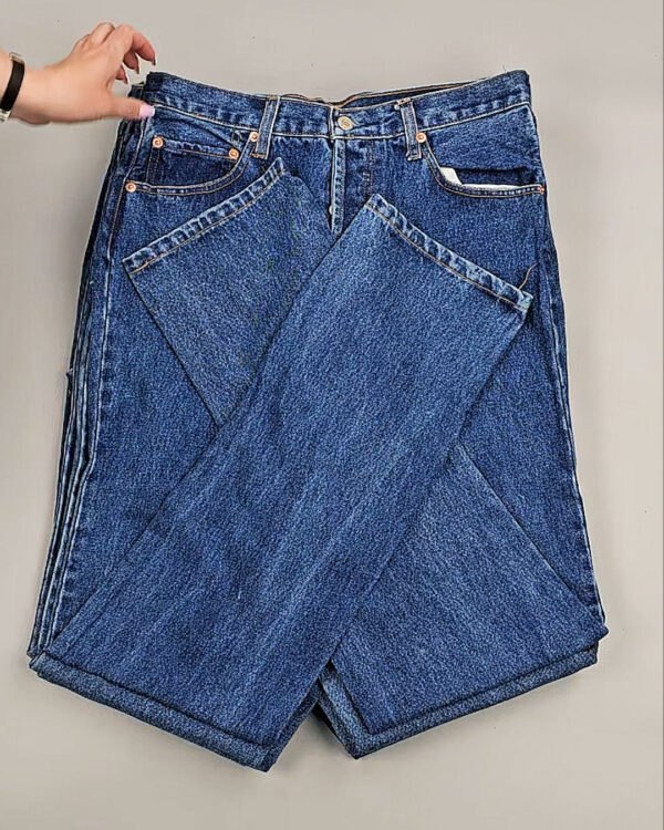 Фотография  911 - Джинсы LEVIS муж #6,3 кг, ЛОТ №8759 оптом в Анадыри и Чукотском АО