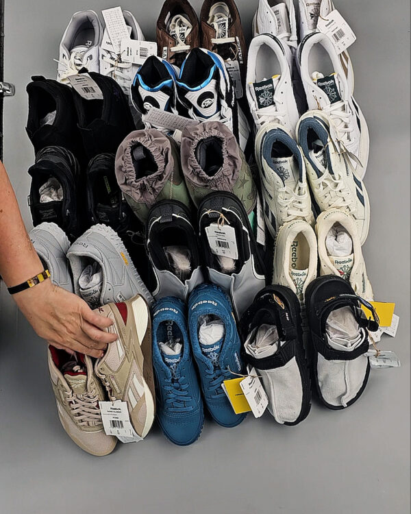 Фотография  395 - Кроссовки Reebok#23 шт, ЛОТ №8896 оптом в Анадыри и Чукотском АО