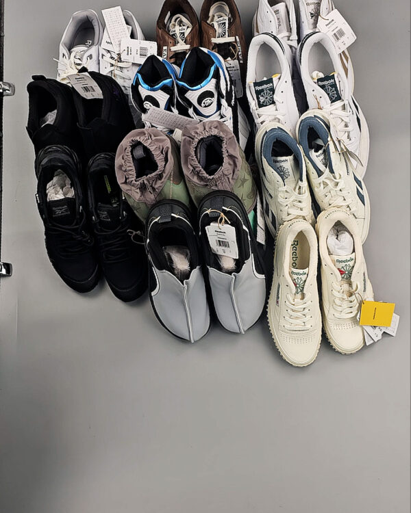 Фотография  700 - Кроссовки Reebok#23 шт, ЛОТ №8896 оптом в Анадыри и Чукотском АО