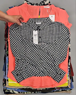 Фотография  665 - Блузки+Джемпера Bestseller Summer 045 B#8,5 кг, ЛОТ №9041 оптом в Анадыри и Чукотском АО