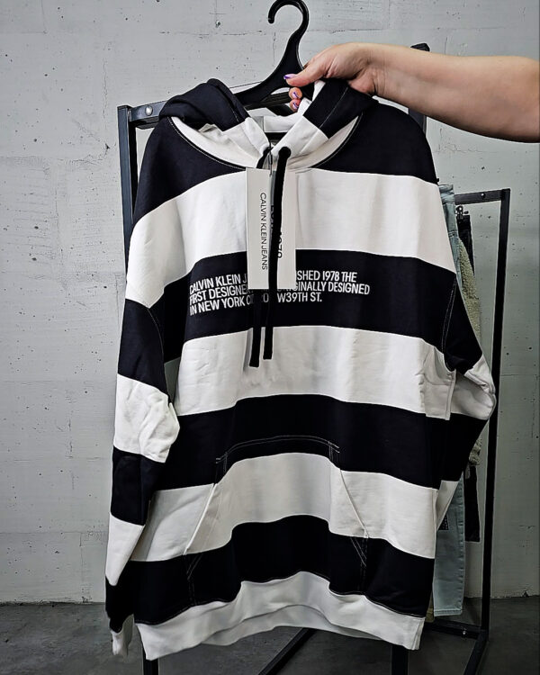 Фотография  606 - LACOSTE, CALVIN KLEIN, TOMMY HILFIGER, GUESS + 075#20 шт, ЛОТ №9072 оптом в Анадыри и Чукотском АО