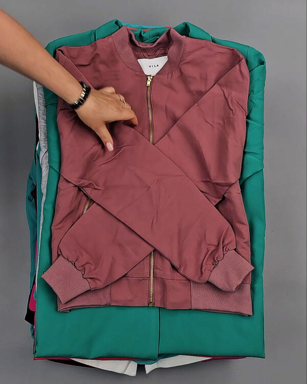 Фотография  903 - Толстовки+Верхняя одежда Bestseller Summer 045 B#7,2 кг, ЛОТ СТ-9323 оптом в Анадыри и Чукотском АО