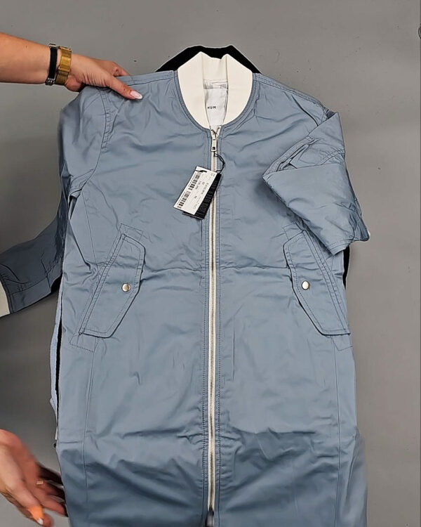 Фотография  432 - Верхняя одежда Корея 085#15 кг, ЛОТ № СТ-9249 оптом в Анадыри и Чукотском АО