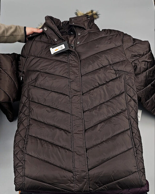 Фотография  137 - Верхняя одежда женская CAN 104#15 кг оптом в Анадыри и Чукотском АО