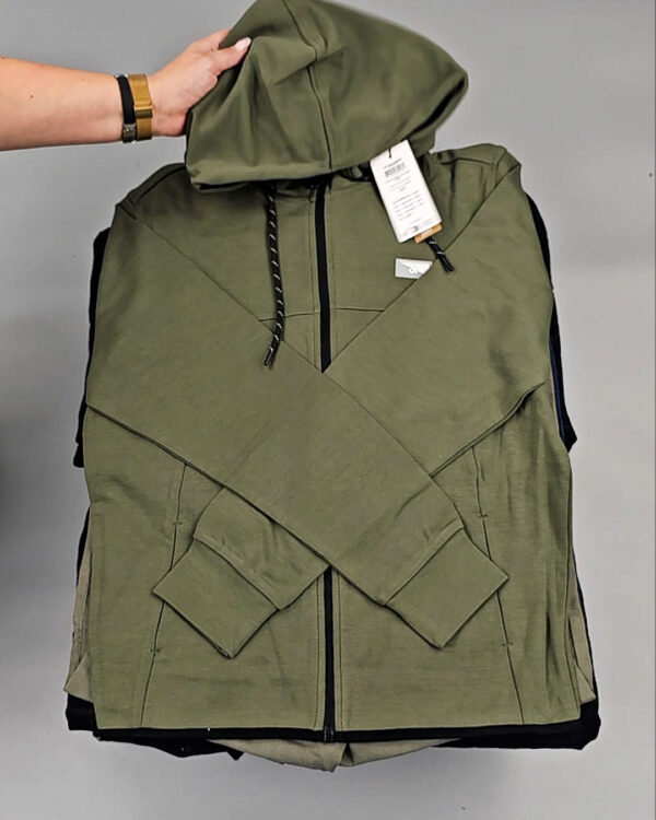 Фотография  350 - Мужской зимний микс JACK JONES, 20 кг, ЛОТ № СТ-9266 оптом в Анадыри и Чукотском АО