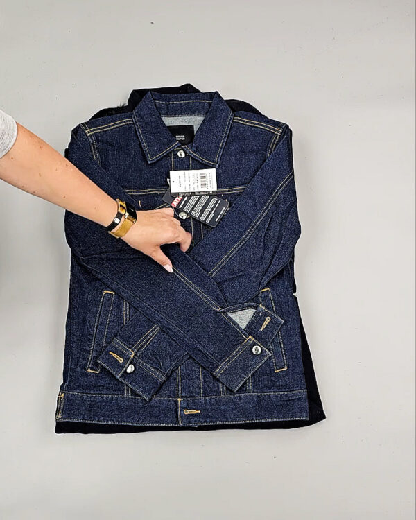 Фотография  564 - Верхняя одежда Корея 085#15 кг, ЛОТ № СТ-9247 оптом в Анадыри и Чукотском АО