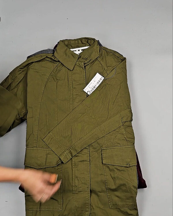 Фотография  446 - Верхняя одежда Корея 085#15 кг, ЛОТ № СТ-9246 оптом в Анадыри и Чукотском АО