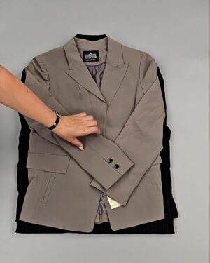 Фотография  324 - Жакеты Корея 085#10 кг, ЛОТ № СТ-9240 оптом в Анадыри и Чукотском АО