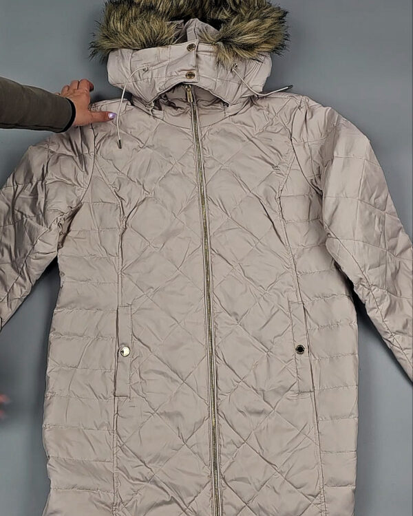 Фотография  382 - Верхняя одежда женская CAN 104#15 кг, ЛОТ СТ-9350 оптом в Анадыри и Чукотском АО