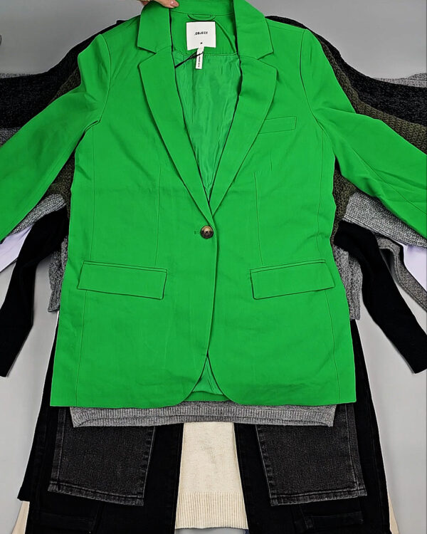 Фотография  853 - Bestseller Winter mix 104#15 кг, ЛОТ № СТ-9526 оптом в Анадыри и Чукотском АО