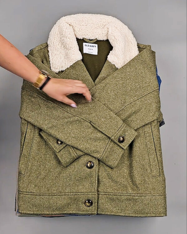 Фотография  252 - Ветровки женские CAN 104#12 кг оптом в Анадыри и Чукотском АО