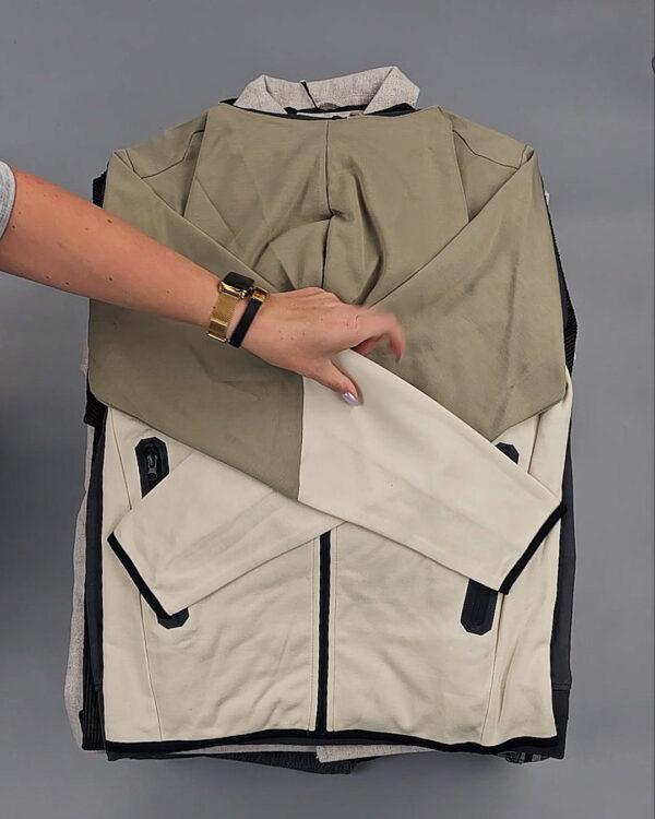 Фотография  390 - Мужской зимний микс JACK JONES, 20 кг, ЛОТ № СТ-9446 оптом в Анадыри и Чукотском АО