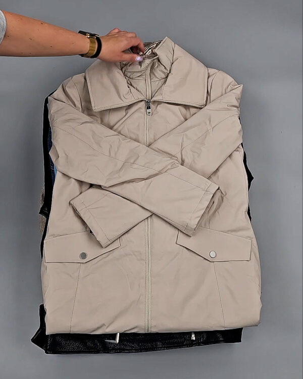 Фотография  801 - Ветровки женские CAN 104#11,5 кг, ЛОТ СТ-9402 оптом в Анадыри и Чукотском АО