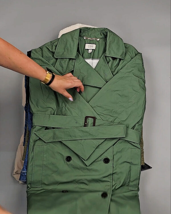 Фотография  928 - Ветровки женские CAN 104#12,4 кг, ЛОТ СТ-9403 оптом в Анадыри и Чукотском АО