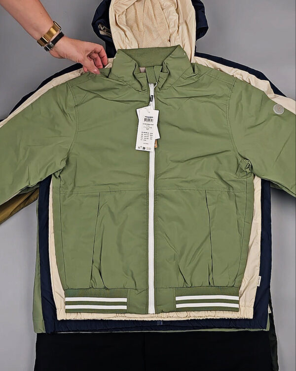 Фотография  935 - Ветровки BLEND HE + 075#10,3 кг, ЛОТ СТ-9570 оптом в Анадыри и Чукотском АО