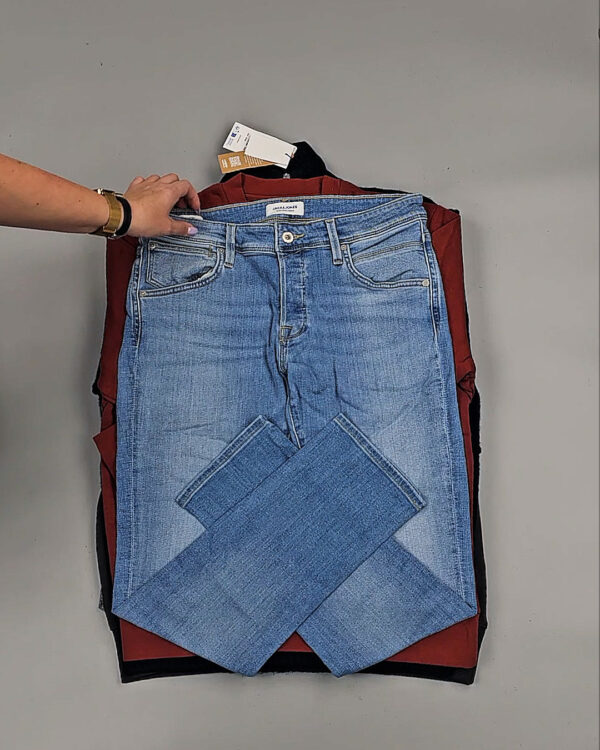 Фотография  119 - Мужской зимний микс JACK JONES, 20 кг, ЛОТ № СТ-9444 оптом в Анадыри и Чукотском АО