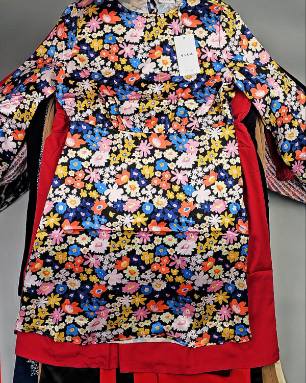 Фотография  100 - VILA Winter MIX 064#15 кг, ЛОТ СТ-9815 оптом в Анадыри и Чукотском АО