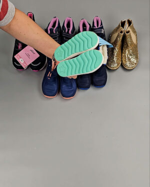 Фотография 137 - Обувь СТОК дети зима 065#6,5 кг, ЛОТ СТ-9663 оптом в Анадыри и Чукотском АО