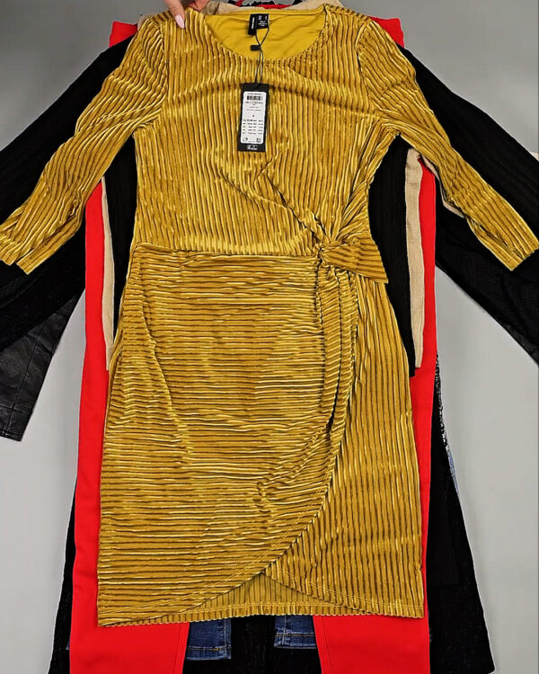 Фотография  750 - DK+Bestseller 085#16 кг, ЛОТ СТ-9952 оптом в Анадыри и Чукотском АО