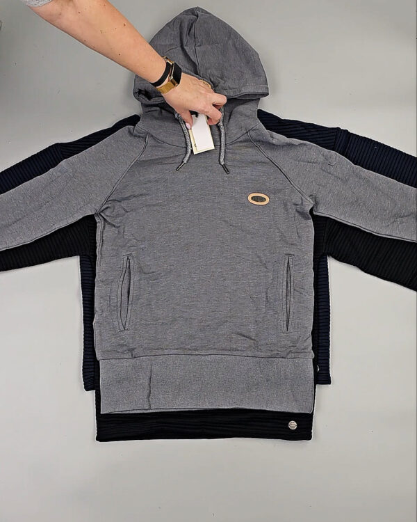 Фотография  825 - Толстовки Bestseller+DK 035#7 кг, ЛОТ СТ-9840 оптом в Анадыри и Чукотском АО