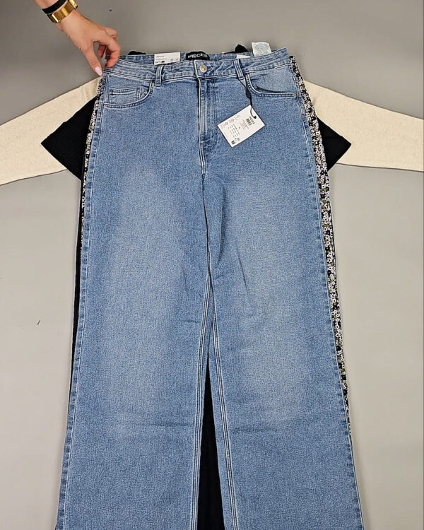 Фотография  948 - DK+Bestseller 085#16 кг, ЛОТ СТ-9952 оптом в Анадыри и Чукотском АО