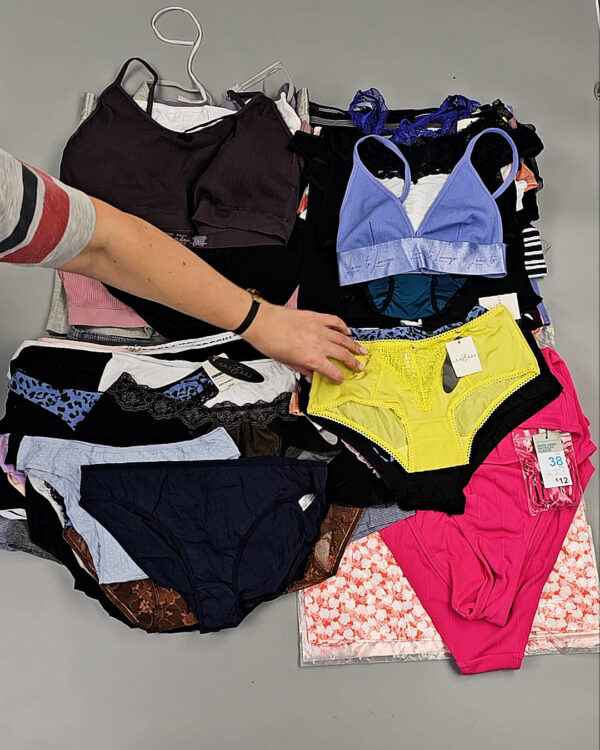 Фотография  490 - Нижнее белье (LINGERIE)#10 кг, ЛОТ СТ-9890 оптом в Анадыри и Чукотском АО