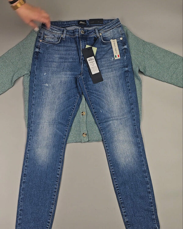 Фотография  377 - DK+Bestseller Winter mix 064#9,2 кг, ЛОТ СТ-10090 оптом в Анадыри и Чукотском АО