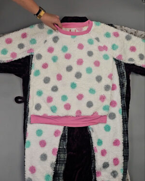 Фотография  618 - Халаты+пижамы флис Англия (SLEEPWEAR PREMIUM)#20 кг, ЛОТ СХ-0289 оптом в Анадыри и Чукотском АО